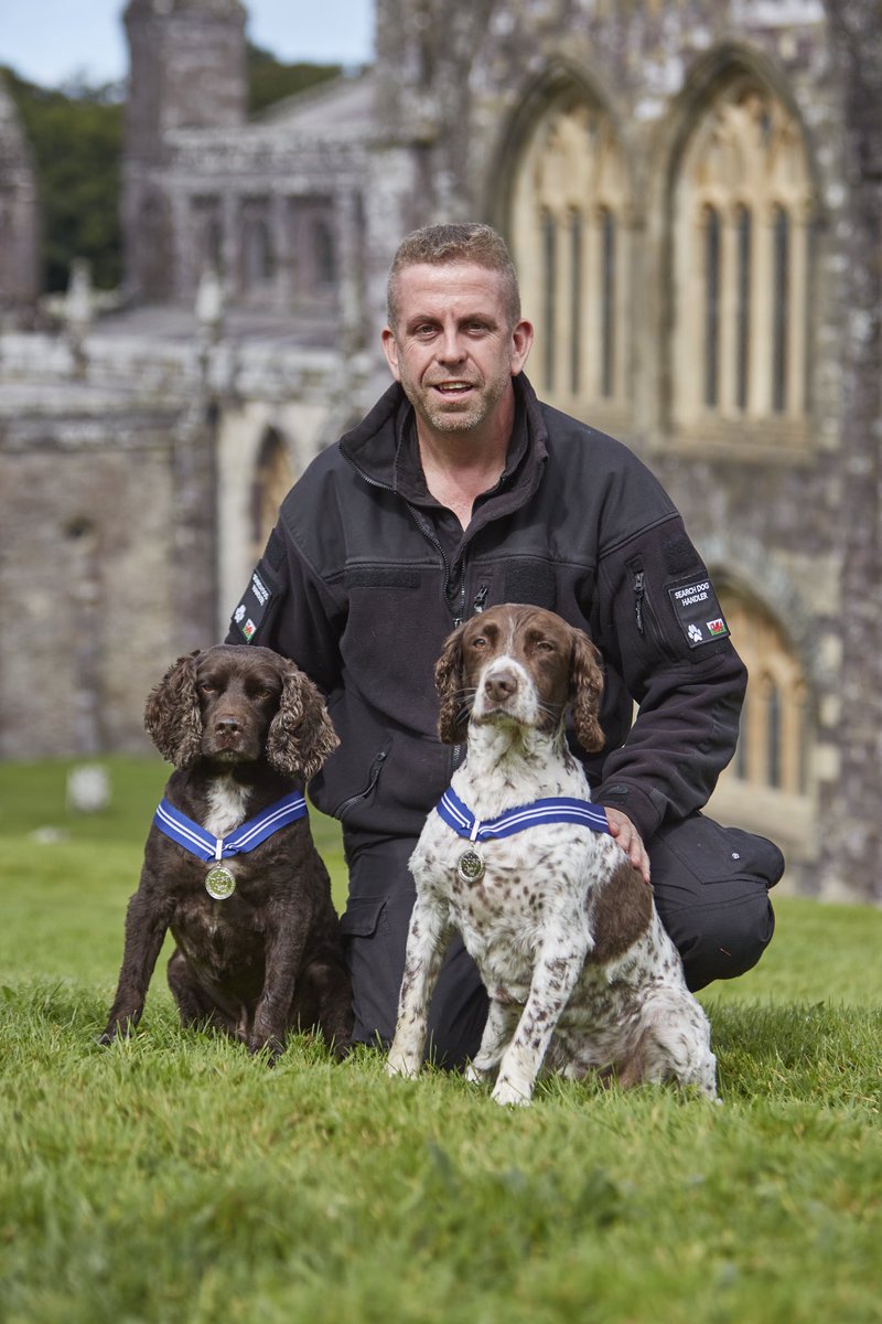 BWYK9's tweet image. Having two retired tobacco detection dogs be awarded the @PDSA_HQ Order of Merit will never become boring.

Scamp OOM and Yoyo OOM, the 53rd and 54th animals to be honoured with medals by Her Royal Highness The Duchess of Edinburgh.

#illegaltobacco