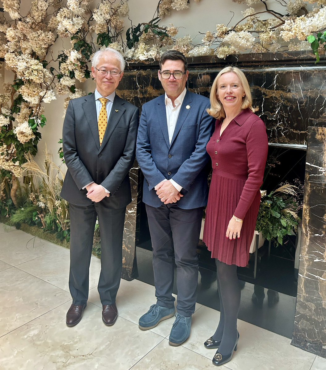 joanneeahmed's tweet photo. Together with @AndyBurnhamGM we met His Excellency Ambassador Hayashi @JAPANinUK as he prepares to leave the UK to say thank you for all the support he has provided to Greater Manchester - the relationship between our region and Japan is stronger than ever as a result 🇬🇧🇯🇵 https://t.co/J7V0gMdPSf