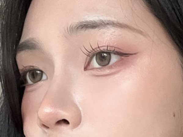 morpormorpaeng's tweet photo. ขอมาแนะนำคอนแทคเลนส์แบรนด์ไทย จากใจคนสายตาสั้น -1000 รักแบรนด์ไทยมากๆๆ เพราะมีค่าสายตาเยอะ ไม่แพง+ลายสวย ใส่แล้วตาไม่ลอย มีอยทุกตัวด้วย (รีวิวแต่ละลายในเธรด) https://t.co/ZGEdTtG9vM