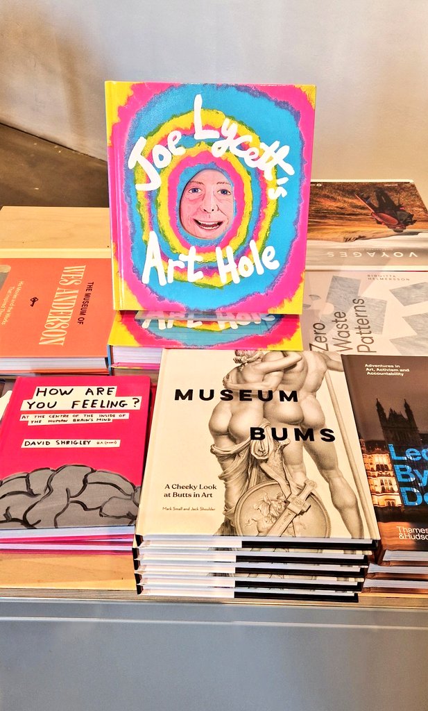 The Arnolfini definitely knew what they were doing with this *impeccable* display placement of Art Hole  🍑🍑