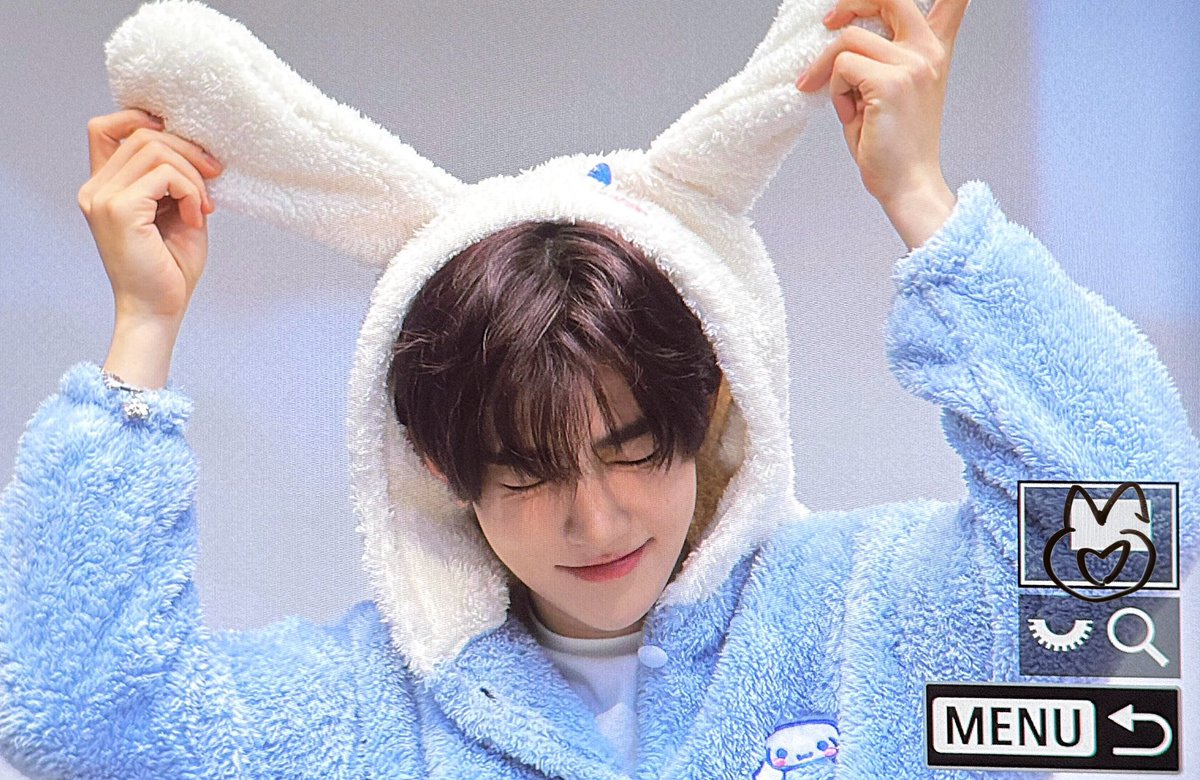 dice_zh's tweet photo. 241009 시나몽귀~~~ #장하오 #ZHANGHAO #章昊 #ジャンハオ #ZEROBASEONE #ZB1 #제로베이스원 https://t.co/1DX7Kqekv8
