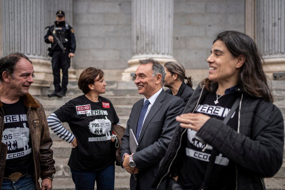 Recibimos en el Congreso a los trabajadores y las trabajadoras de Orange, en lucha contra un ERE injustificado que dejará a 800 familias en la calle.

Unamos esfuerzos para evitarlo. ✊🏻
#NoEREMasOrange