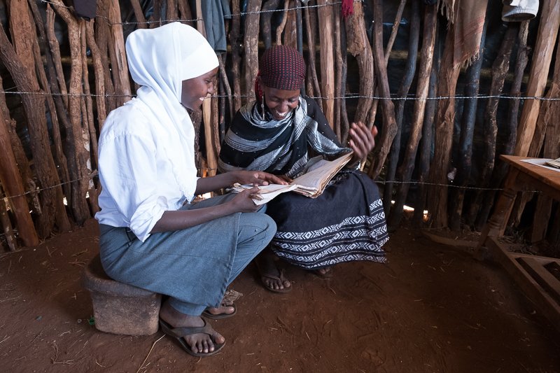 PEIglobal_org's tweet image. This PEI #InPractice note highlights how coaching boosts program success through tailored support across 7 key areas—from engagement level to tools used. 💼✨

Learn how coaching transforms lives! bit.ly/4dD9El9