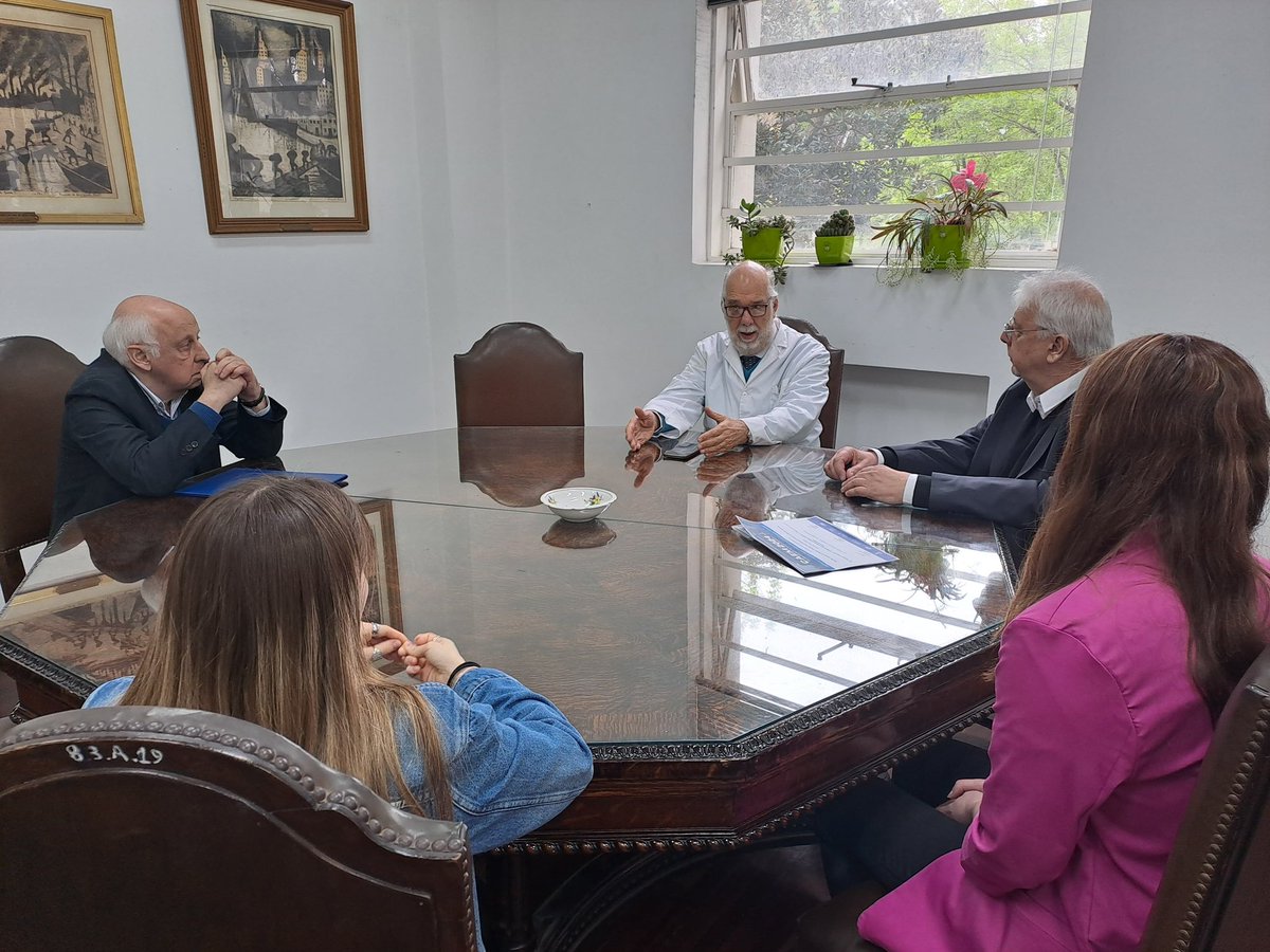 Autores de nuestra facultad premiados en el CAEM 2024

Destacado como mejor póster en la categoría Tecnología Educativa,por el trabajo "Del Prompt a la Respuesta: Estrategias para el Diseño de Prompts Eficientes en ChatGPT para su uso en Educación Médica"
med.unlp.edu.ar