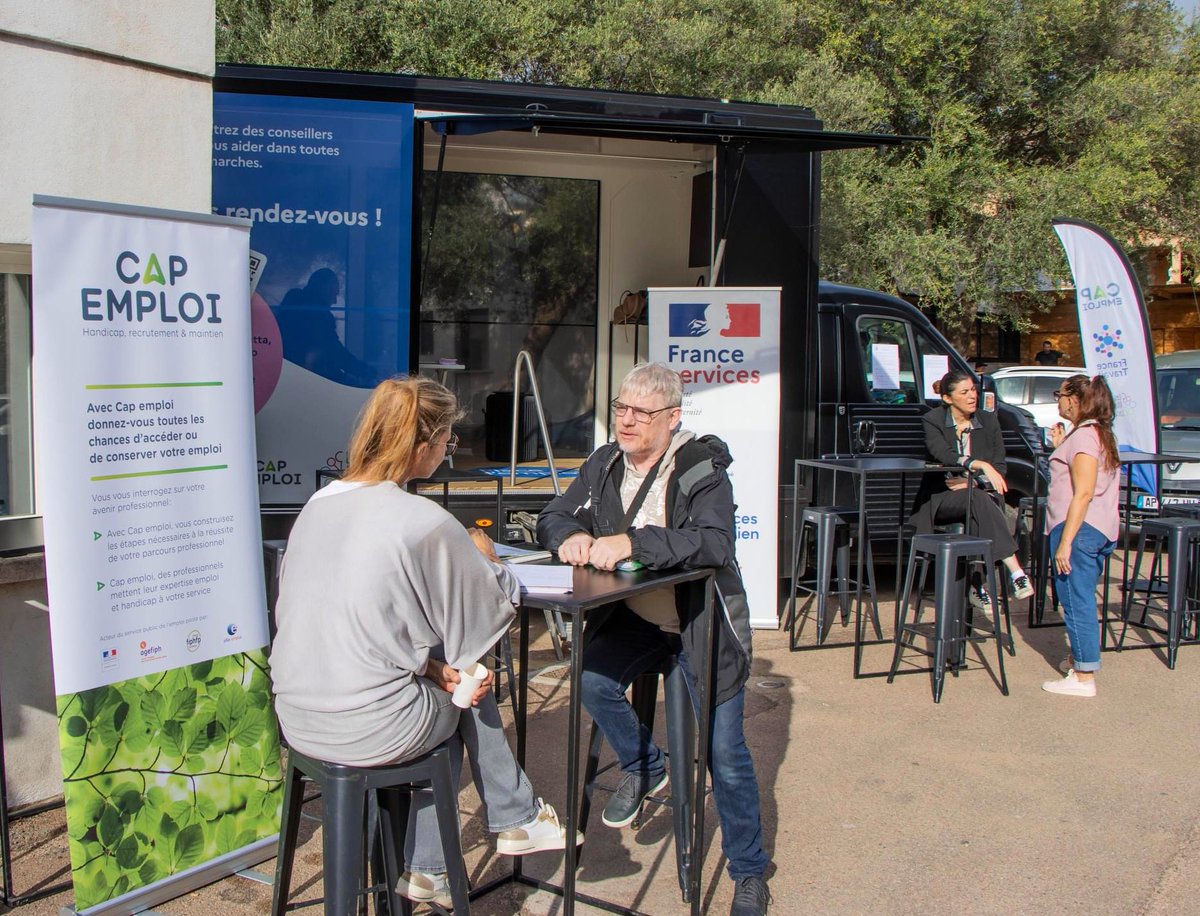 🚀 La Place de l'#Emploi et de la #Formation fait étape à <a href="/citaportivechju/">Cità di Portivechju</a>.

#AvecFranceTravail et ses partenaires, nous soutenons vos projets d'emploi, de reconversion et de formation.

🌟 Аgir ensemble au cœur de nos terroires pour favoriser l'accès à l'emploi pour tous.