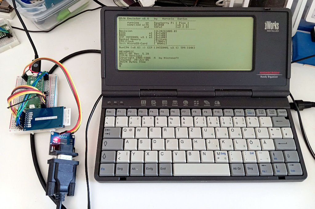 guidol70's tweet photo. @masterhit 
Thanks to the serial cable you sent me
my #RunCPM #Pico connected to  the 
#HIGHSCREEN Organizer (Tidalwave PS-1000 Clone) can be viewed/used at 9600 Baud 
with the Terminal from MS-WORKS 2.0 (DOS) https://t.co/xd50PGIQfi