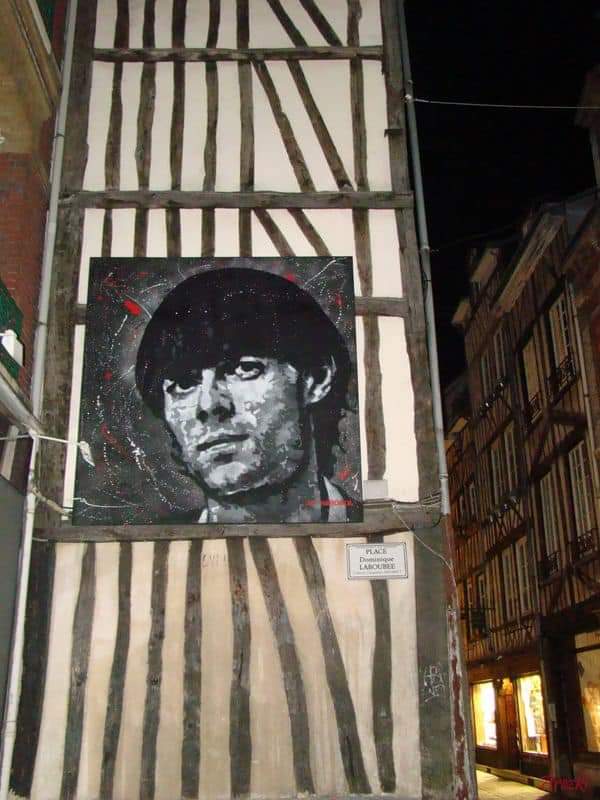 PatrickFavrel's tweet photo. #StreetArt by #JefAerosol
Too Much Class", L'histoire De Dogs
#LesDogs Catherine Laboubee https://t.co/A4fAaKqTdL