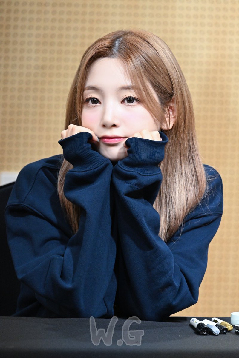 _timeto_yeonhee's tweet photo. 231009 케이타운포유 팬싸인회

#로켓펀치 #RocketPunch #엘즈업 #EL7ZUP #연희 #Yeonhee