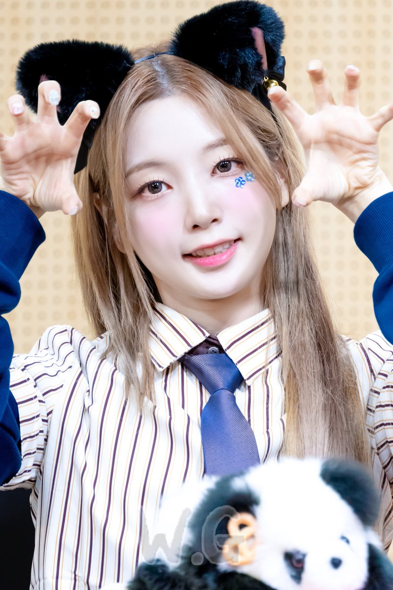 _timeto_yeonhee's tweet photo. 231009 케이타운포유 팬싸인회

#로켓펀치 #RocketPunch #엘즈업 #EL7ZUP #연희 #Yeonhee