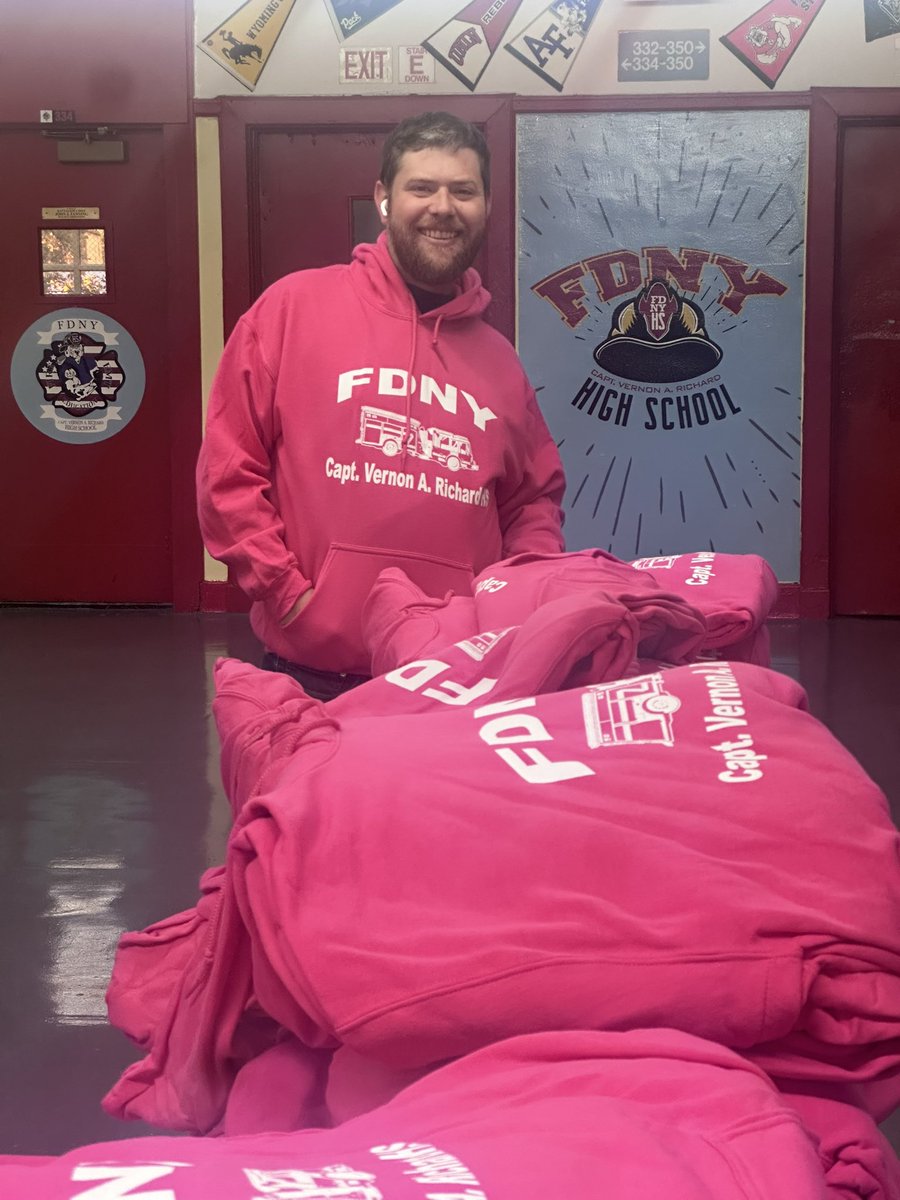 FdnyHighschool's tweet photo. PINK OUT DAY HAS OFFICIALLY STARTED!!! #pinkoutday #breastcancerawarenessmonth #fdnyhs4life #fdnyhsstrong #livingthedream #bknhs #schoolspirit 💕💕💕💕 https://t.co/f0A3UqhcyA