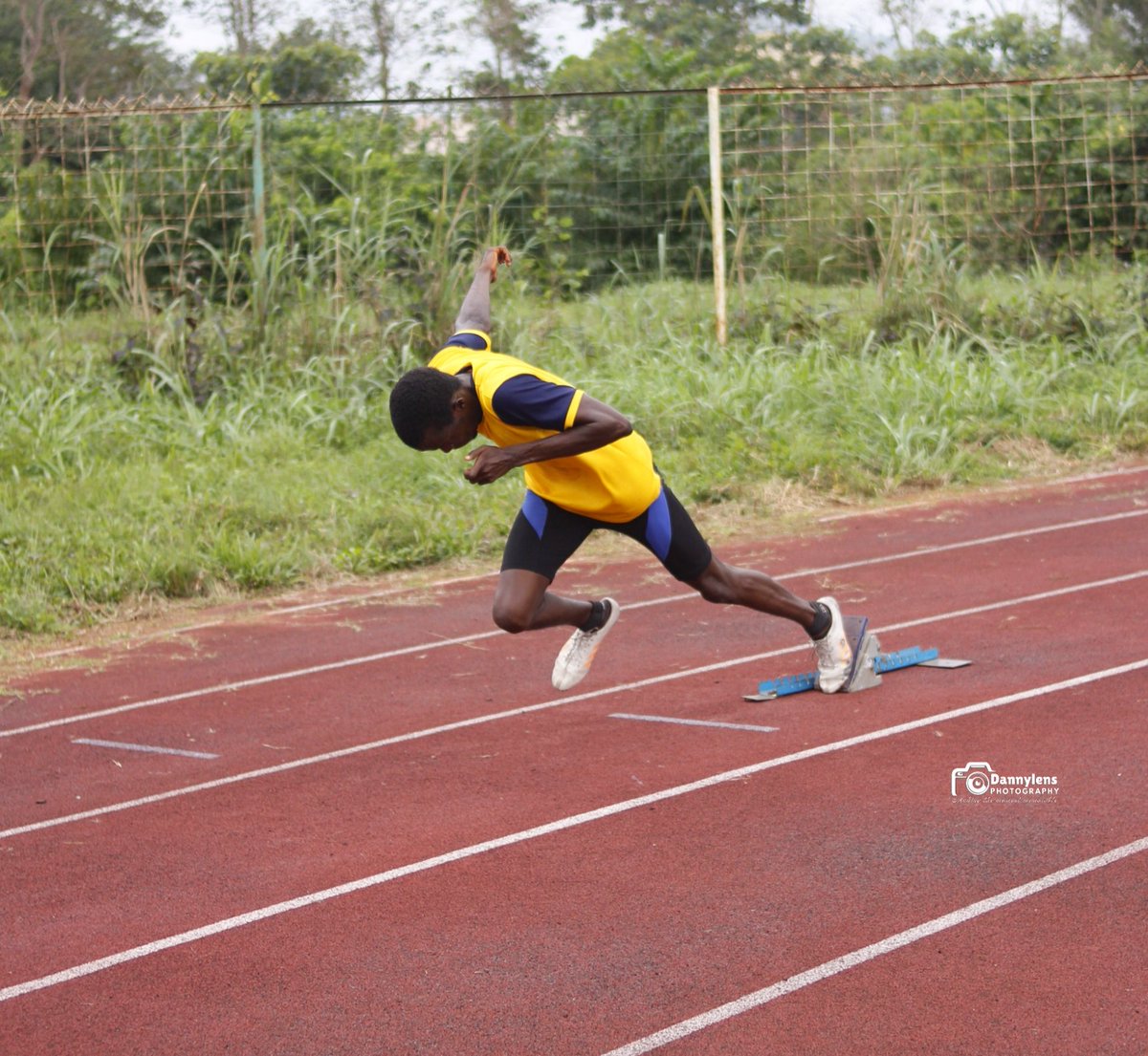 dannylens01's tweet photo. Moment Freezed๐ค๐
Shutter speed =1/1600
F-stop =f/2.0
ISO= 100
๐ธ๐ธ
#dannylens #trackandfield #Atlethics #Futatrackandfield https://t.co/KHZO286drJ