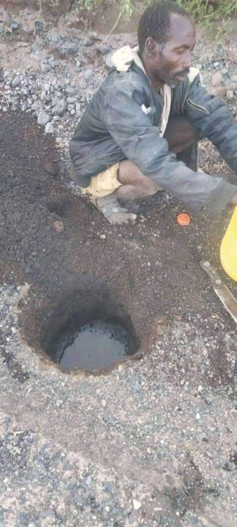 sholard_mancity's tweet photo. Are kenyans aware that this is the situation in turkana ?
There's a massive water shortage due to droughts 
As , Wetangula Edwin Sifuna and other Mps focus on Dp Rigathi Gachagua impeachment ; serious issues like these are being neglected.🚨Africans wake up https://t.co/TbWwxWWlXJ