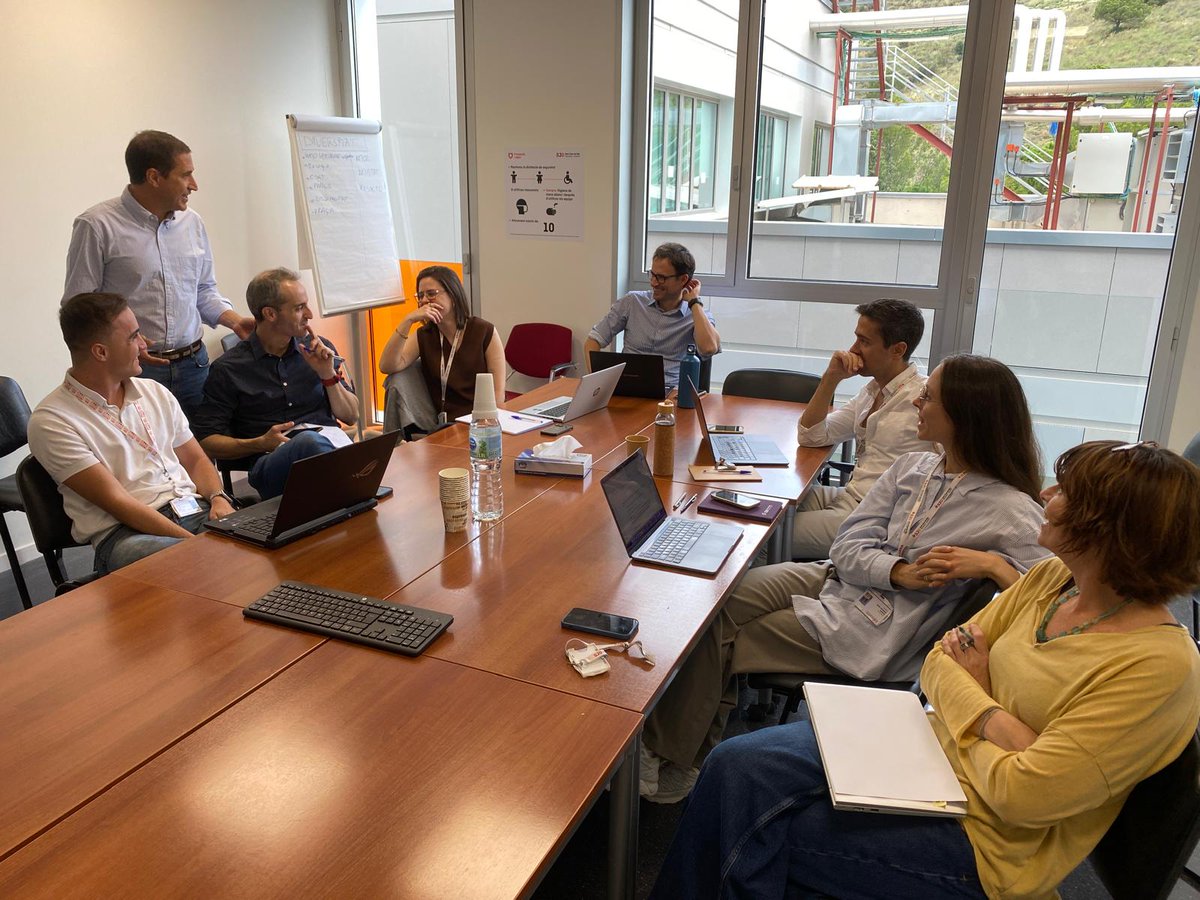 Our #i4KIDS Acceleration Programme is moving forward with the selected projects! 

Today, with specific training in financial management and valuation for startups. 💰

#PaediatricInnovation #Paediatrics