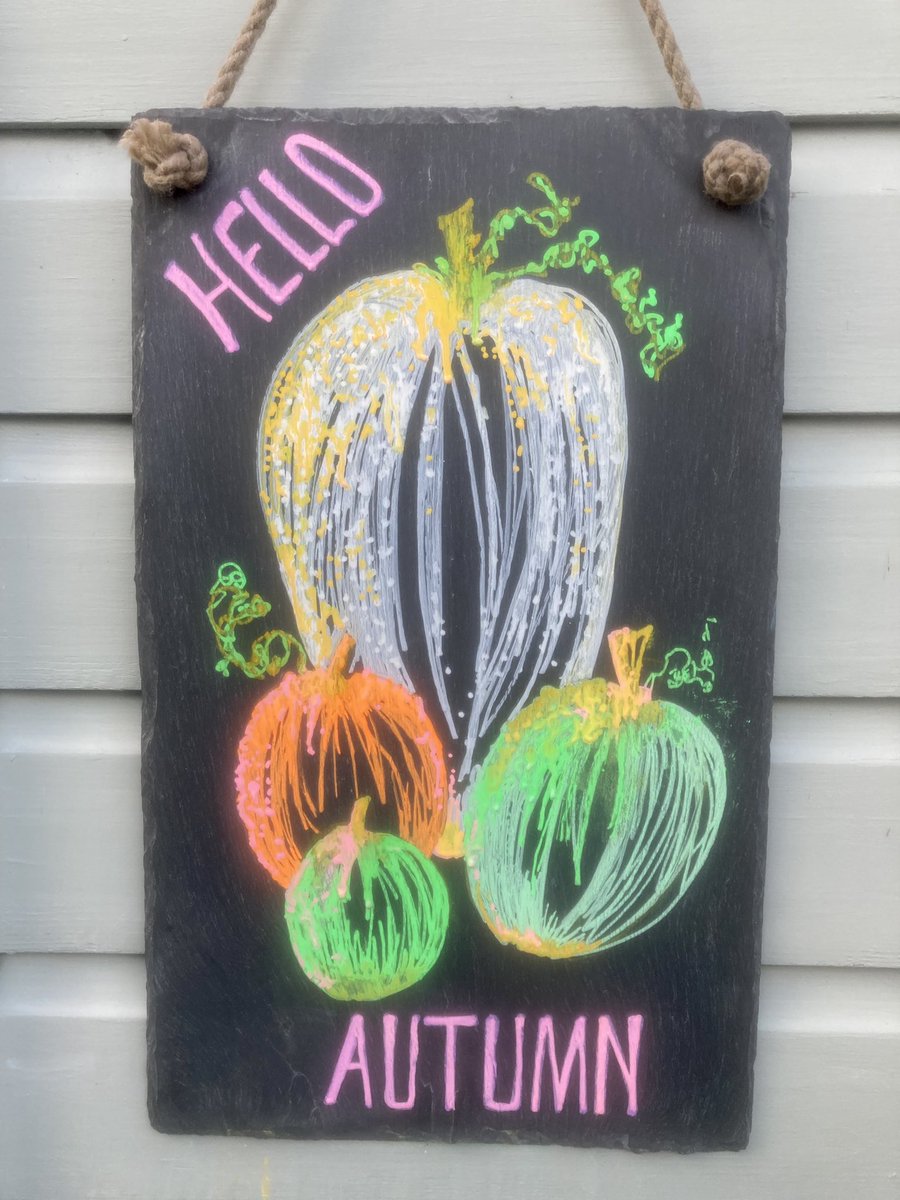 #autumncolors everywhere … a <a href="/croftacoffee/">Croftacoffee</a> hot treat is just what you need. #chalkboard <a href="/VisitScotland/">VisitScotland</a> <a href="/UllapoolB/">UllapoolBookshop</a>