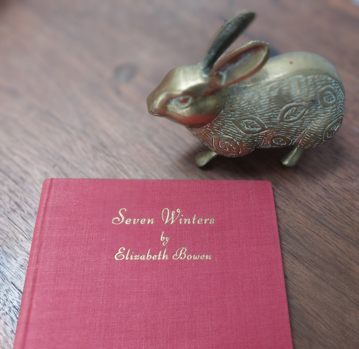 The link is now added below for our next reading group on 27th Nov, 7pm GMT. We're reading *Seven Winters*. A slim book where Bowen recalls a Dublin '...child who could not read till she was seven and who fed her imagination only on sights and sounds.'
buytickets.at/elizabethbowen…