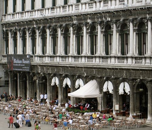 ChrisRoberts_'s tweet photo. Café Florian, located in Venice's St. Mark's Square, is Europe's oldest café, established in 1720.

It serves as a cultural hub for intellectuals and artists, preserving venetian tradition 

The cafe features arched windows, marble tables, ornate interiors with frescoes and stucco work

The cafe is carefully maintained to balance historical integrity with modern needs

The café serves as a living museum, embodying Venetian architecture, art, and history, making it an essential destination for experiencing Venice's rich cultural heritage.

Venice #architecture #History #cafe