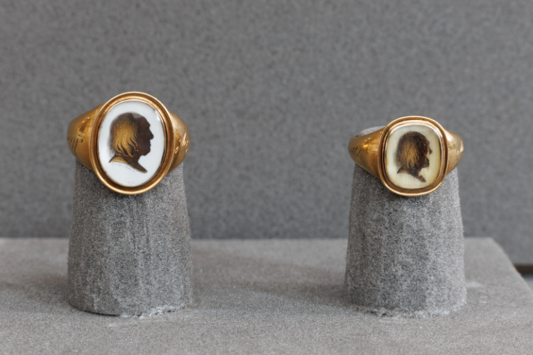 UCL Museums &amp; Cultural Programmes acquires two rare Jeremy Bentham mourning rings, specifically those bequeathed to Dr Neil Arnott (1788–1874) and Henry Bickersteth (1783-1851) 💍

ucl.ac.uk/culture/news/u…

@UCL_Culture <a href="/ucl/">UCL</a>