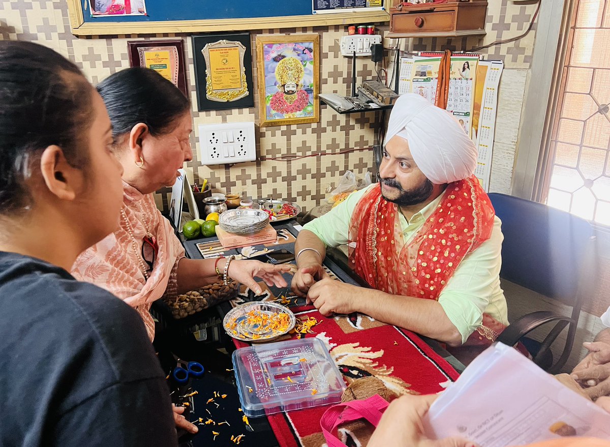 JarnailSinghAAP's tweet photo. आपकी सेवा में सदैव समर्पित आपका अपना
जरनैल सिंह ,विधायक
तिलक नगर विधानसभा क्षेत्र
#TilakNagarDevelopment #PublicForProgress #MLAAtYourDoor
@arvindkejriwal @arvindkejriwal @aamaadmiparty @AtishiAAP https://t.co/Cd2xAnBrJ2