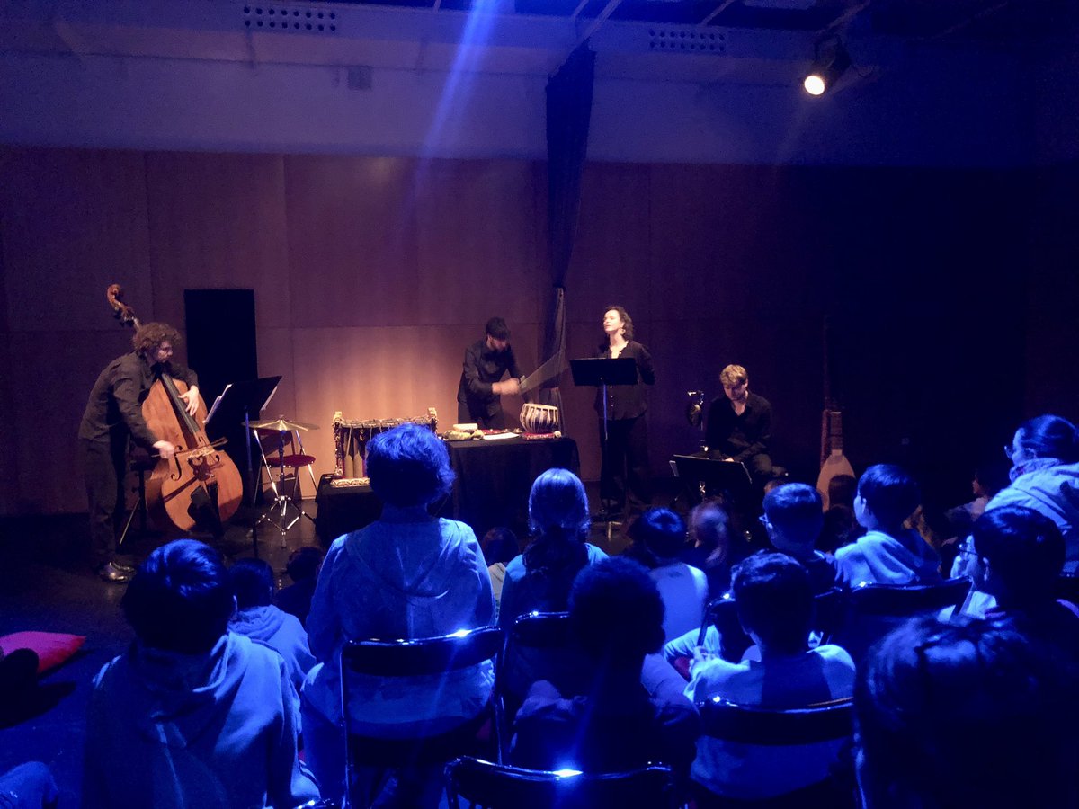 Avec "Marelle" suivez la voix, de la rotonde… jusque au ciel de l’<a href="/OperadeRennes/">Opéra de Rennes</a> ! 
Un parcours en trois temps et trois facettes du chant (lyrique, traditionnel breton, contemporain) imaginé avec la complicité de <a href="/melismes2/">Choeur de chambre Mélisme(s)</a>.