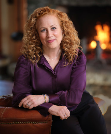 This week, we chat to <a href="/jodipicoult/">Chi Ly</a> about selling FORTY MILLION copies, forgetting your readers, and her new novel, 'By Any Other Name' ✍️   

Listen in 👉 podfollow.com/writersroutine 

#books #writingcommunity #wednesdaymotivations