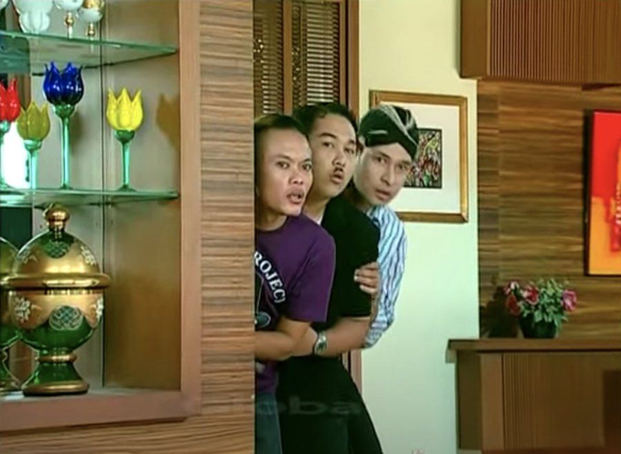 iPopBase's tweet image. ‘Awas Ada Sule’ premiered 15 years ago today.