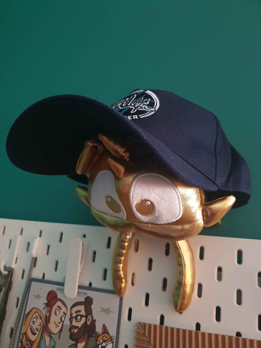 JimbowRimbow's tweet photo. @AnkamaAnim Et en cadeau bonus une autre casquette c'est super ! J'avais consommé tous le Wakfu de la première, la pauvre...  La nouvelle sera bien traitée promis ! https://t.co/hvcctDi1Dm