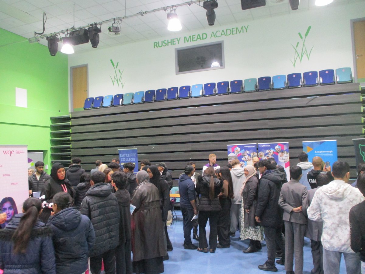 CareersRushey's tweet photo. We had a fantastic turnout at our Post 16 Information Evening last night for our Year 11 students @RusheyMeadAcad and their families. Thank you to all of the local colleges, universities, uniformed services and training providers that supported this successful event https://t.co/tSEZ2gqEga