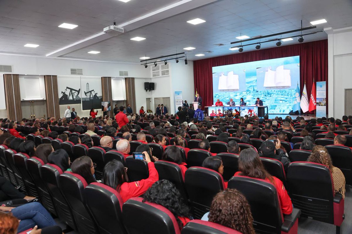 EmbaVEespana's tweet image. Vicepresidenta Delcy Rodríguez @delcyrodriguezv: Venezuela reitera su disposición de fortalecer la unión de países productores de petróleo @OPECSecretariat @PDVSA @VNVenezuelanews  venezuela-news.com/delcy-rodrigue…