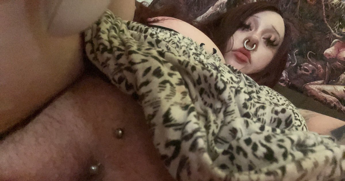 catsanimp's tweet photo. Christina 🪡🌹fully healed 🥰 https://t.co/zRyL52ggPA
