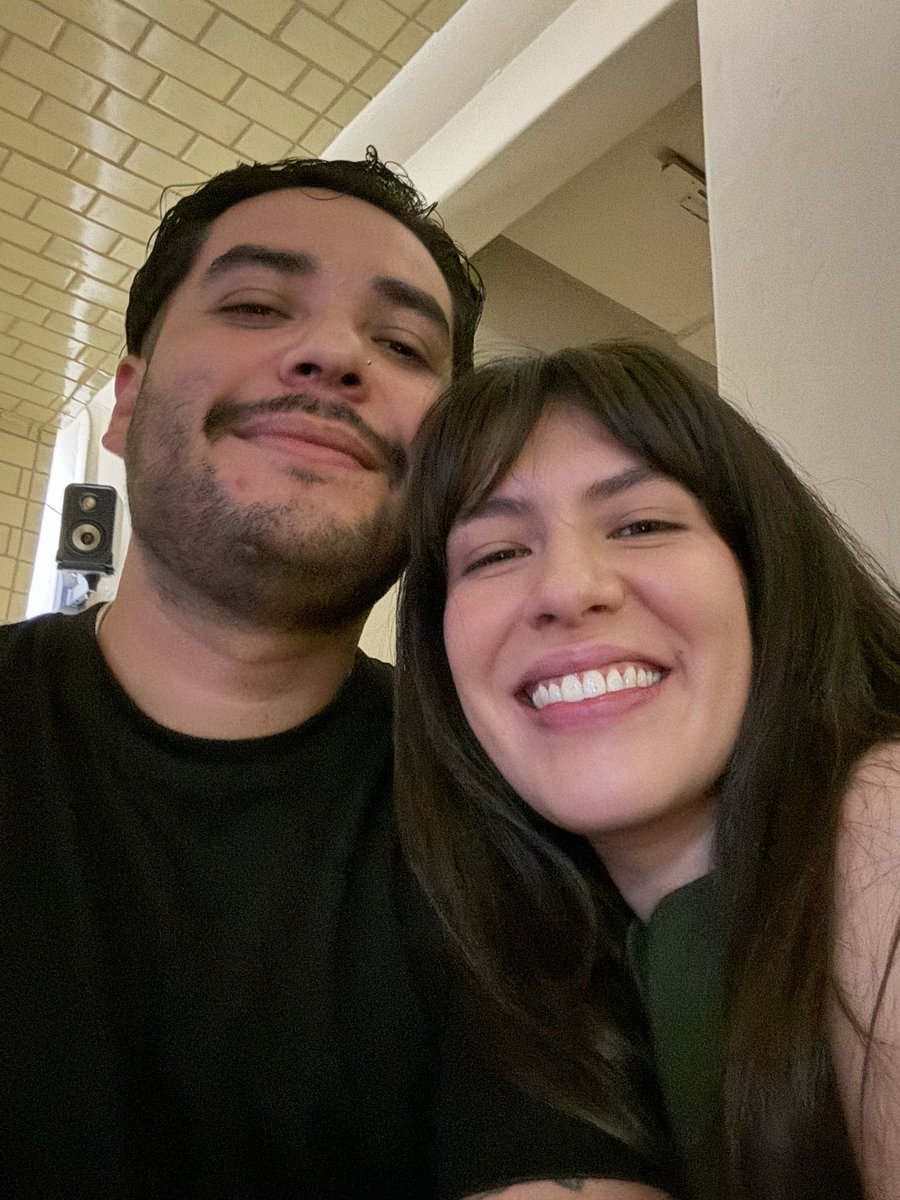 velozciraptor's tweet photo. 💗💗💗💗 https://t.co/57frK7O4eo