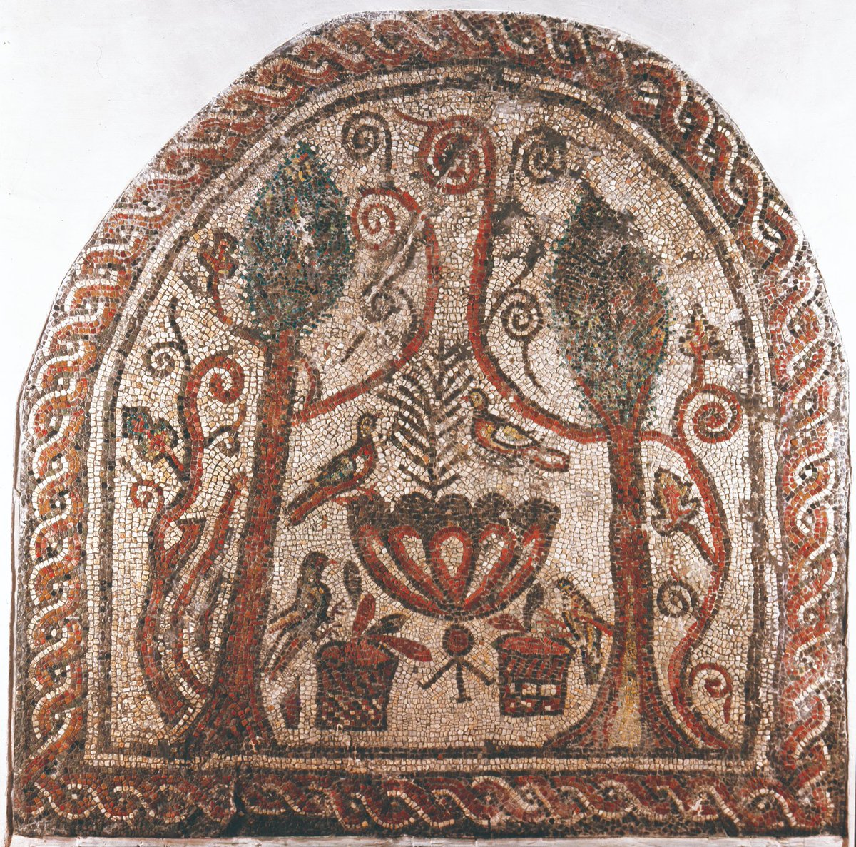 Vania Popova, "Cosmologic Representations on the Late Antique Mosaics from Bulgaria", JMR 16, 2023.

dergipark.org.tr/en/pub/jmr/iss…

#archaeology #mosaic #art #mosaicart #restoration #conservation