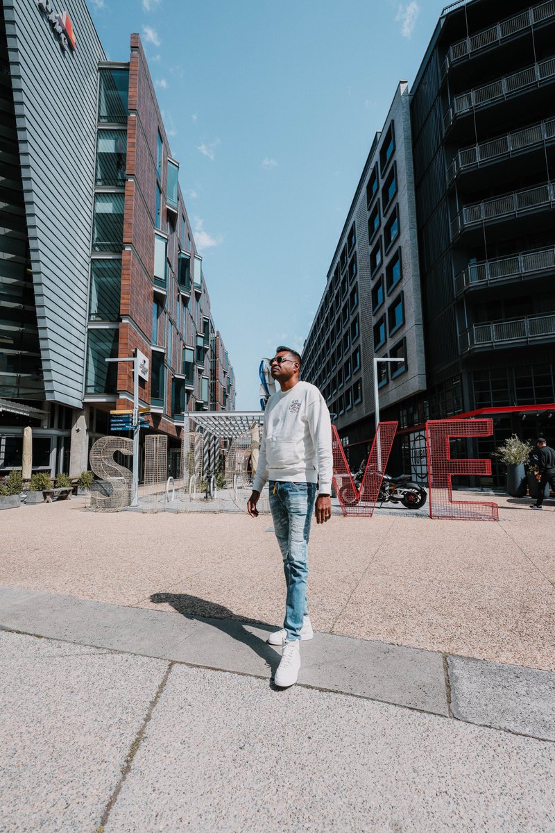 afriindi's tweet photo. Fallin - now available for pre order on @traxsource #linkinbio #music #newmusic #imnotaninfluencer #CapeTownProperty https://t.co/Mlz99A0aGw