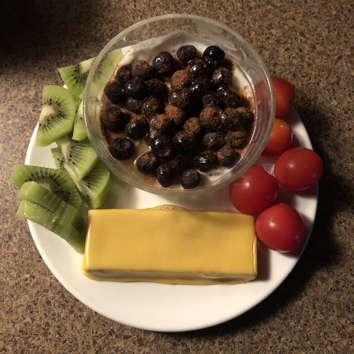 roll3rbrawl's tweet photo. I hate how I have to force myself to eat now that nothings appealing https://t.co/NMlbCD7CSD
