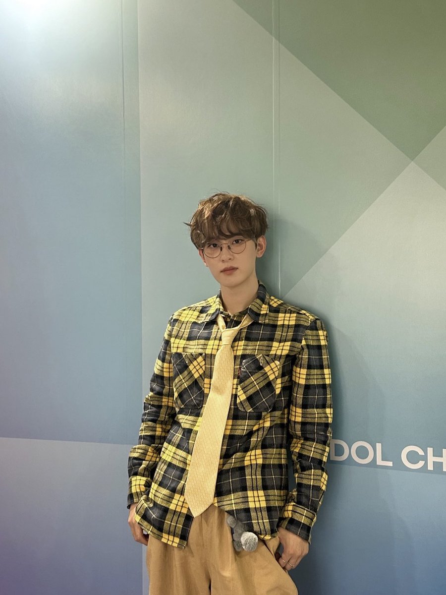 [#현식]

쏘블리~~ 쇼챔피언💪🏻 잘 봤어? 😬 잇츠라이브는?? 😎

#XODIAC #소디엑 #HYUNSIK #현식