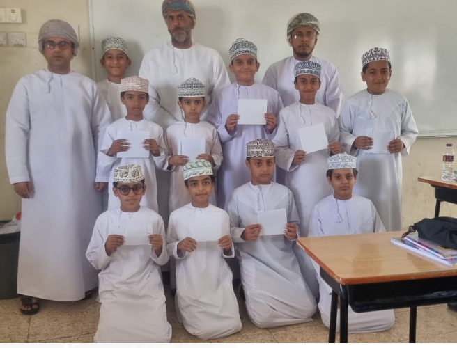 من تألق الى تألق، كرم الأستاذ المجيد \ فهد السعيدي طلابه المتميزين في مسابقة فارس الشهر