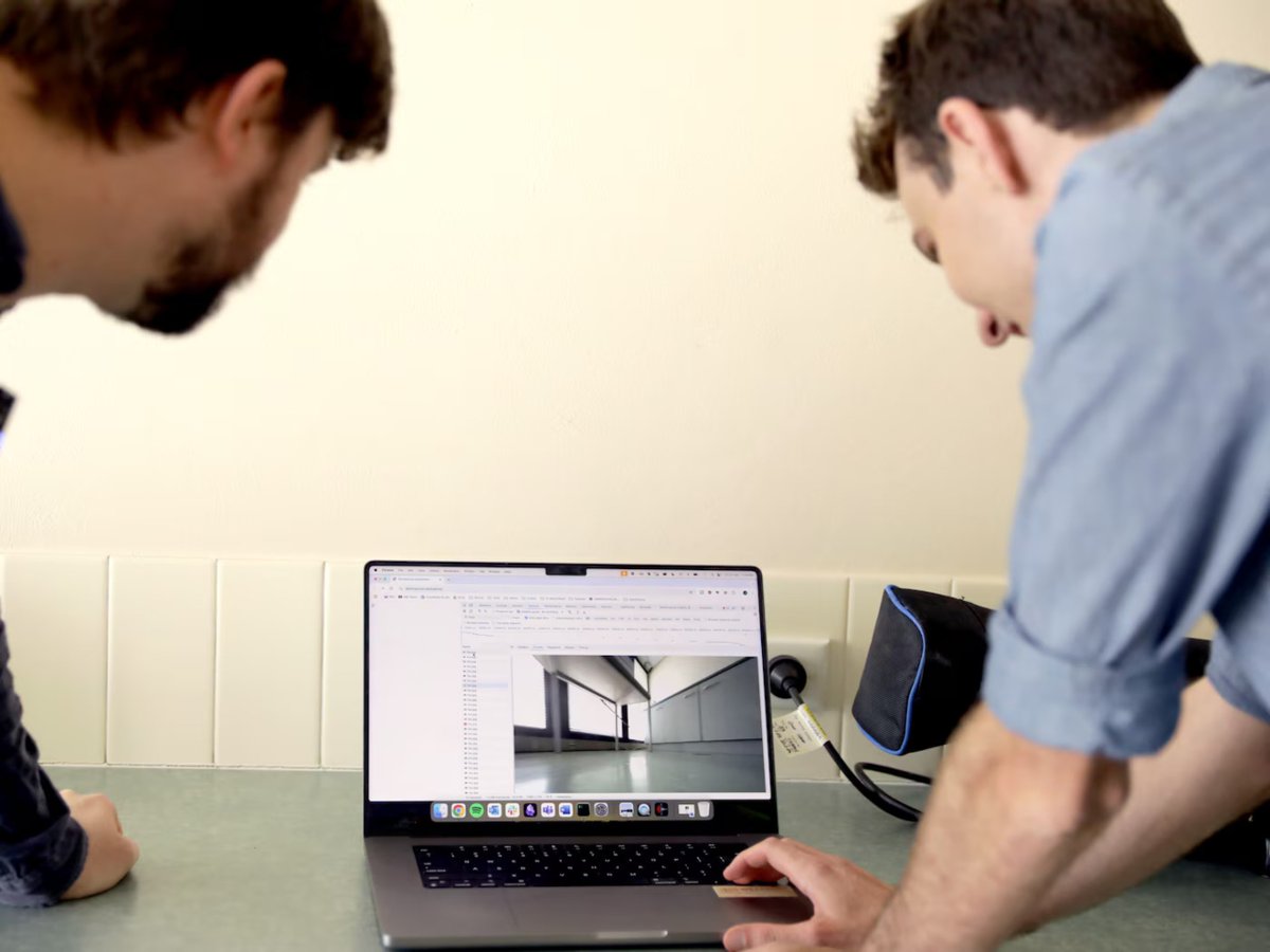 sayfa_16's tweet image. Çinli üretici Ecovacs robot süpürgelerini hackleyip kamerasından bütün evi izlediler. #robotsüpürge