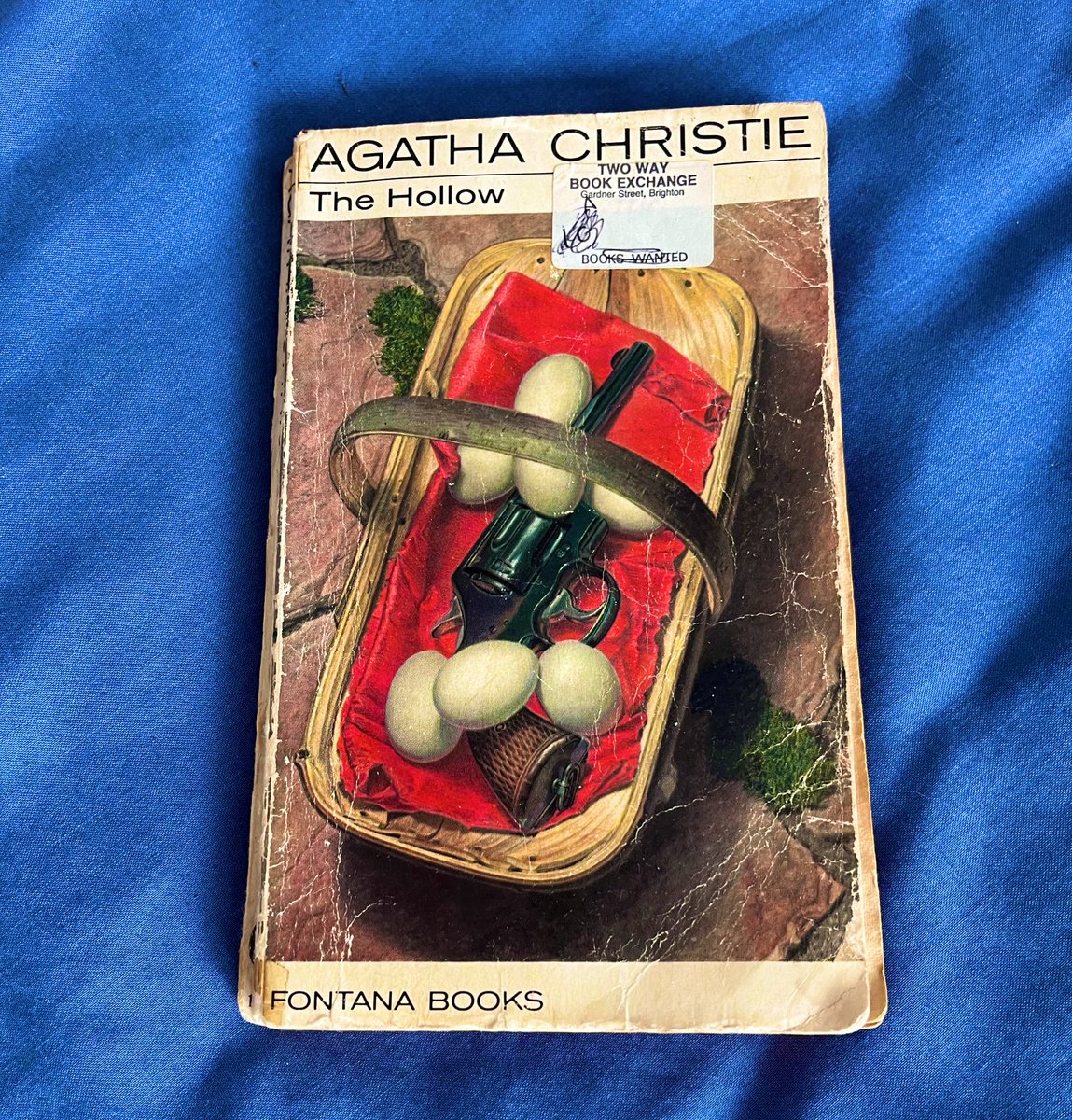 Recently read The Hollow (2nd-hand bookshop find). I’ve seen the TV version, but for once I didn’t remember whodunnit… I think Christie’s writing here and the character psychology in particular is exceptional #AgathaChristie