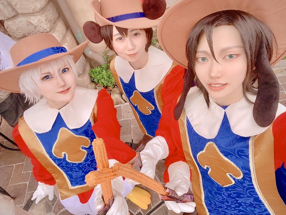 CHURROS‼️別アングルで🎶

このパークグッズ絵、覚えていますか？🤭✨
チュロスを掲げる三銃士ができて
とっても嬉しかった😍❤️

#Dハロ仮装2024 
#Dハロ仮装 #まりつみってぃ