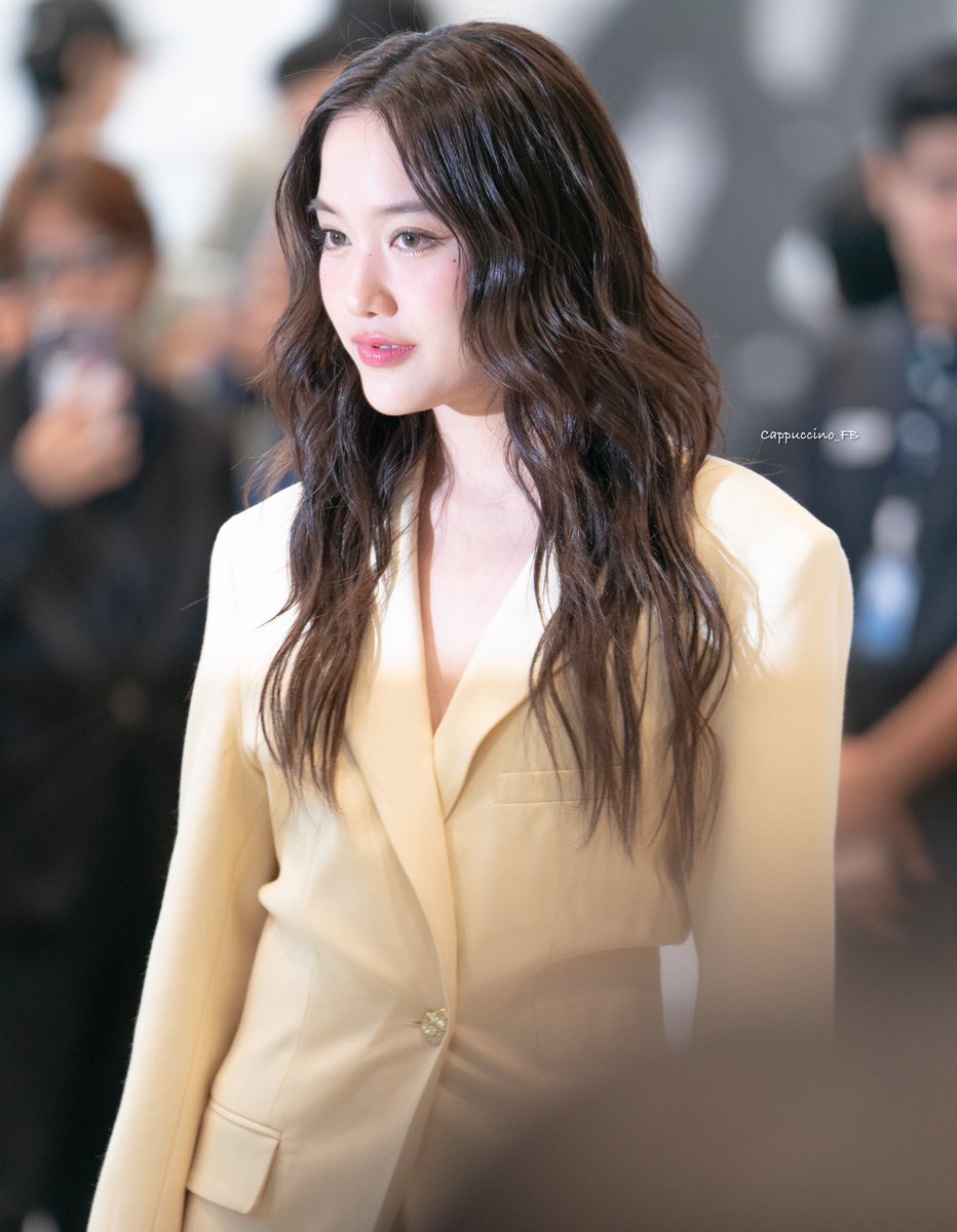 yoongsar's tweet photo. Freen is so goddess today 🫠

SAROCHA X JASPAL OPENING STORE
#JASPALXPookJongkolXFreen https://t.co/sFrEbTjOuq