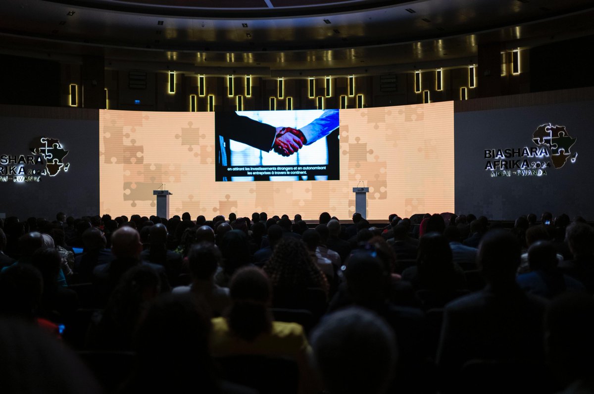 President Kagame has arrived for the opening of Biashara Afrika 2024, where he joins Secretary General of <a href="/AfCFTA/">AfCFTA Secretariat Official</a> Secretariat <a href="/MeneWamkele/">Wamkele Mene</a>, Prime Minister <a href="/RussellMDlamini/">Russell Mmiso Dlamini</a> of the Kingdom of Eswatini, Former President Mahamadou Issoufou of Niger, Kenyan Cabinet Secretary in the