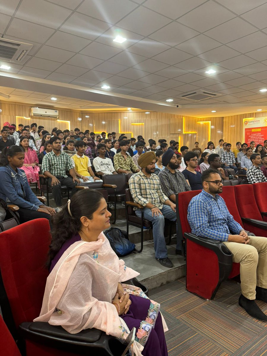 GJIMT organized a session on "Mindfulness Practices" in collaboration with Mayaa Wellness. The event featured Dr. Shikha Tyagi who provided an in-depth explanation of mindfulness and conducted a brief meditation session.