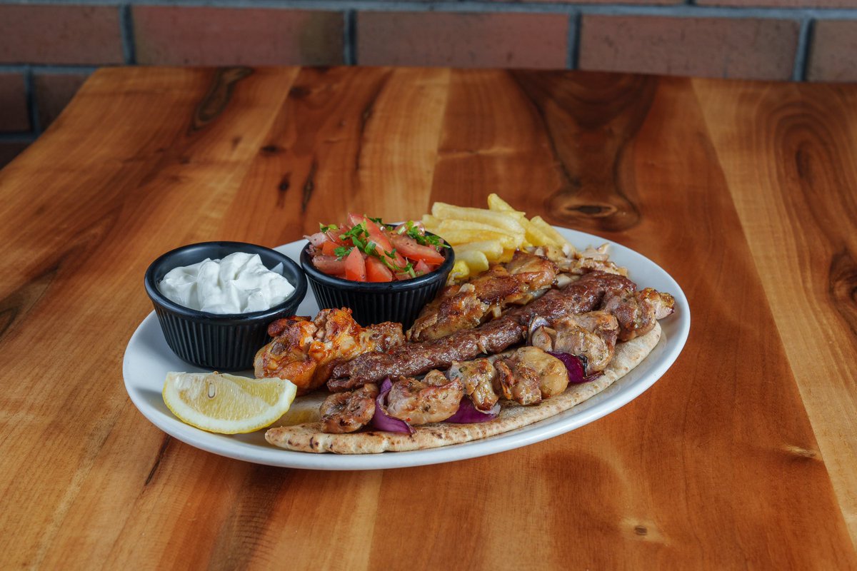 Arasından seçemeyenlerin işini kolaylaştıran bir tabak var: Karışık Kebap 🤩 #kebap #food #lavashrestaurant #eziçpoint