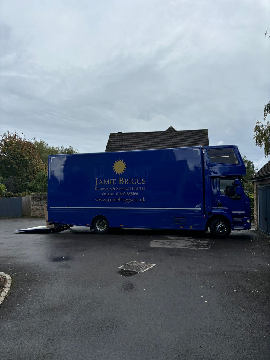 Our crew are enjoying the new vehicle with its two berth cab top sleeper pod. Here it is in action showcasing its flexible side access with room for four containers. Perfect for transporting lots of items over long distances. #removals #storage #moving #removalvehicle