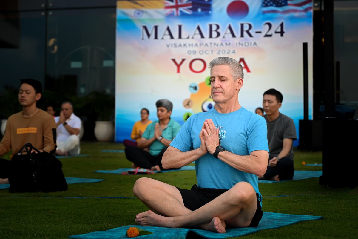 PRO_Vizag's tweet photo. Uniting forces, uniting spirits! #ExMalabar2024 kicks off with a #yoga session in #Visakhapatnam, bridging cultures &amp; strengthening ties between the navies of 🇮🇳🇦🇺🇯🇵&amp; 🇺🇸 

#MalabarExercise #YogaForUnity #VasudhKutumbakam #MaritimeCooperation #DefensePartnership https://t.co/OX2W5MPzFN