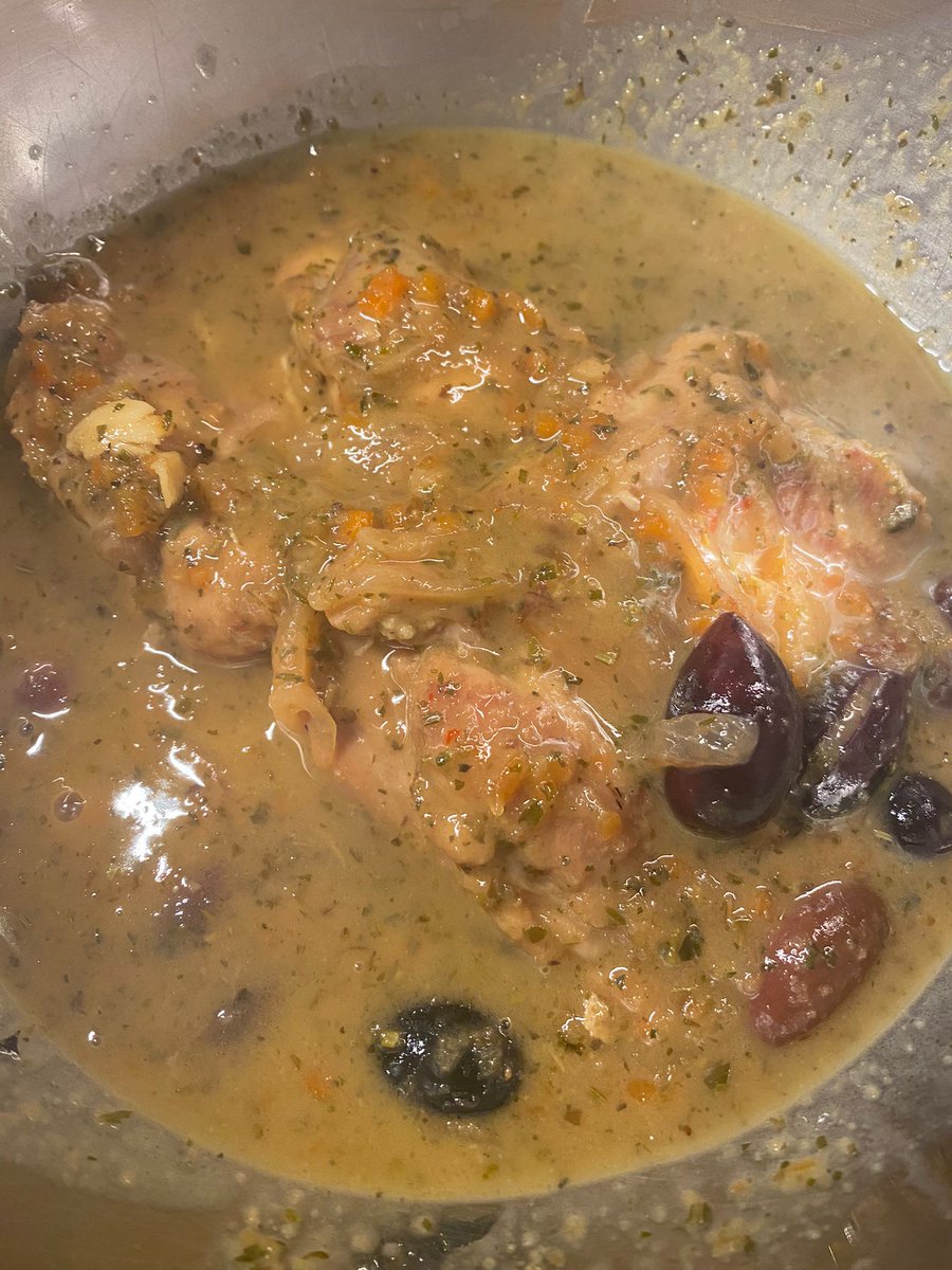 BirraBerlin's tweet image. On Sunday the 13th we are going to have Pollo alla cacciatora sandwich! #food #pollo #cacciatora #birraberlin #craftbeerberlin