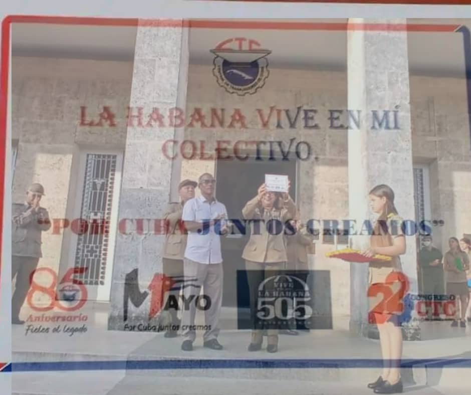‼️Orgullo UCIMED!‼️🎉

Este colectivo  recibió la placa conmemorativa "La Habana Vive en Mí", un reconocimiento al compromiso y la labor que realiza para el desarrollo de nuestra ciudad. 

Felicidades 
#Cuba