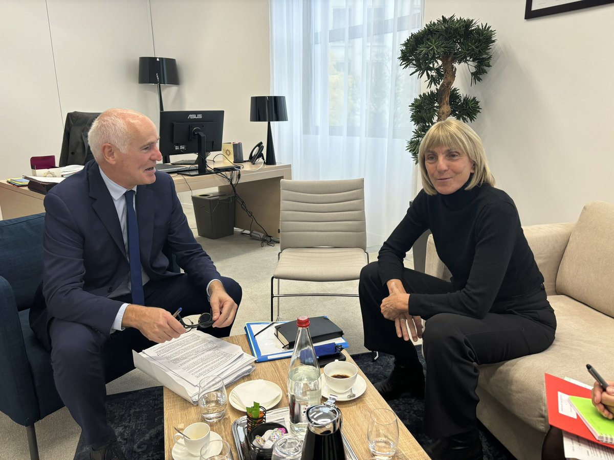 J’ai échangé ce matin avec Thierry Repentin, président de l’ <a href="/ANAH_Officiel/">ANAH</a> pour revenir sur les enjeux de l’agence nationale de l’habitat : accompagner les propriétaires pour améliorer leur logement et soutenir les collectivités dans leur politique de l’habitat privé.