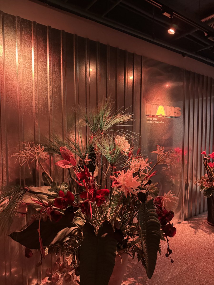 ss38151041_ss's tweet photo. รีวิวซาวน่า🇹🇼 ที่ไต้หวัน
Hans Men's Sauna อยู่ใกล้ๆย่านตลาด Ximending ใกล้MRT Ximen 
- เปิด24ชม.
- ค่าเข้า 400 TWD (ประมาณ 415บาทไทย)
- มีผ้าขนหนู 1 ผืน
- กุญแจล็อคเกอร์

ฝากรีหน่อยครับ
(มีต่อ) https://t.co/ydN4Wu8eO4