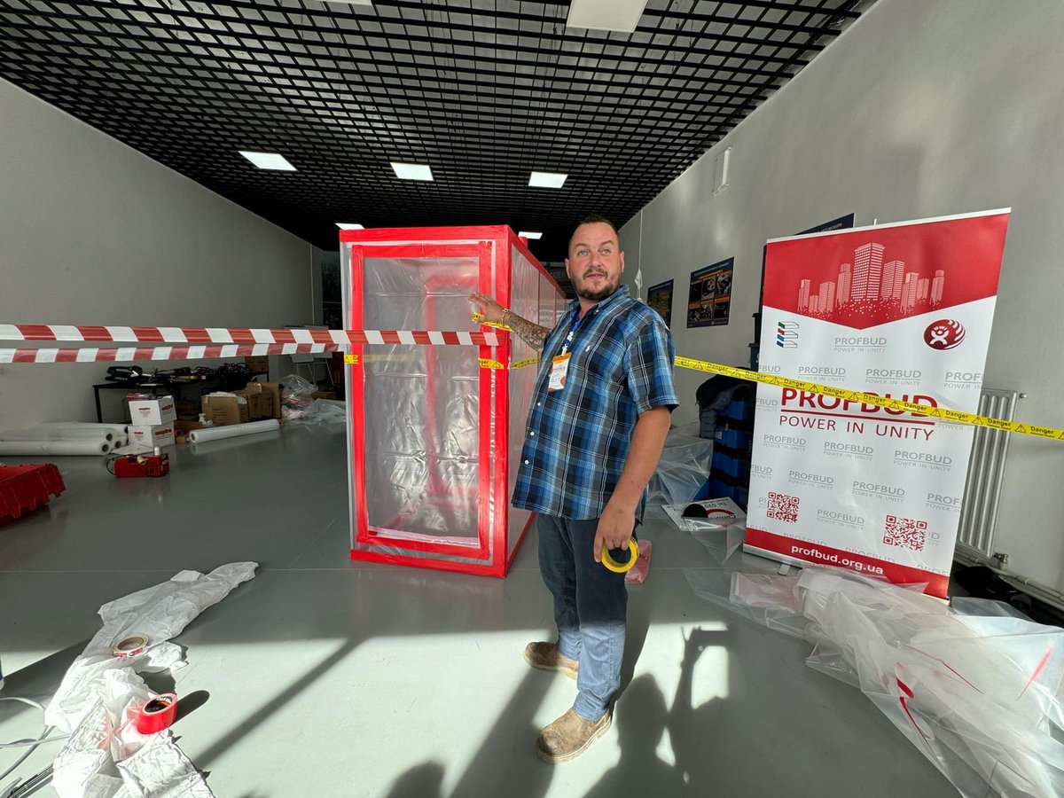 Asbestos safety in Ukraine: Union initiative safeguards lives of construction workers |BWI Home bwint.org/uk_UA/cms/asbe…