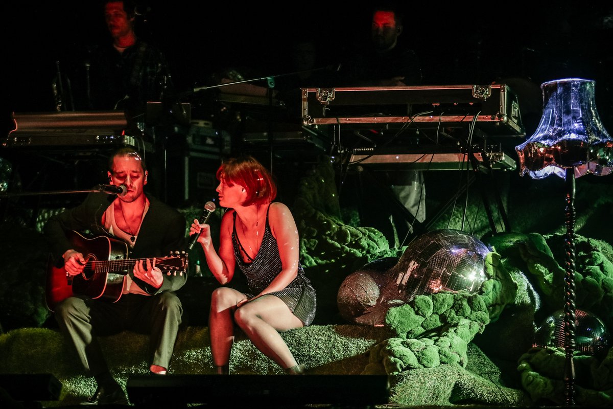 Uczestnicy Energy Days nie tylko dyskutowali o przyszłości energetyki w Polsce, ale mieli także okazję wziąć udział w koncercie „Earth 2.0. Był sobie człowiek”, który odbył się 2 października w Spodku.

To niezwykłe widowisko było poświęcone człowiekowi we współczesnym świecie.